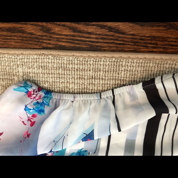 Clover canyon top - Picture 6 of 8